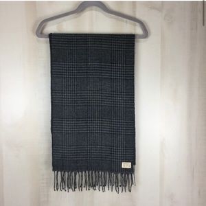 Abercrombie and Fitch scarf